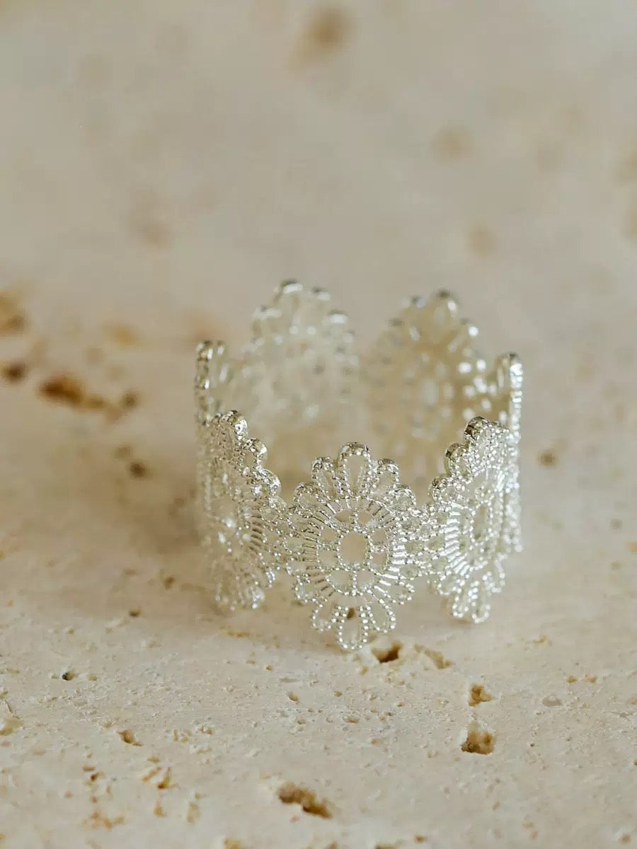 Medieval Garden- French Exquisite Hollow Pattern Ring