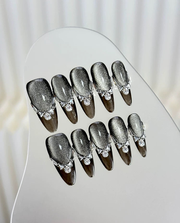 C+ Series Black Gem – Sparkling Cat-Eye Press-On Nails