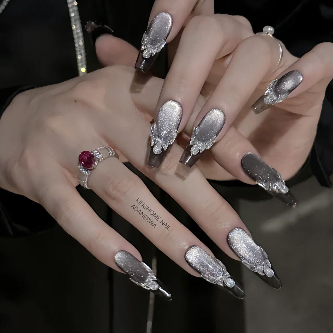 C+ Series Black Gem – Sparkling Cat-Eye Press-On Nails