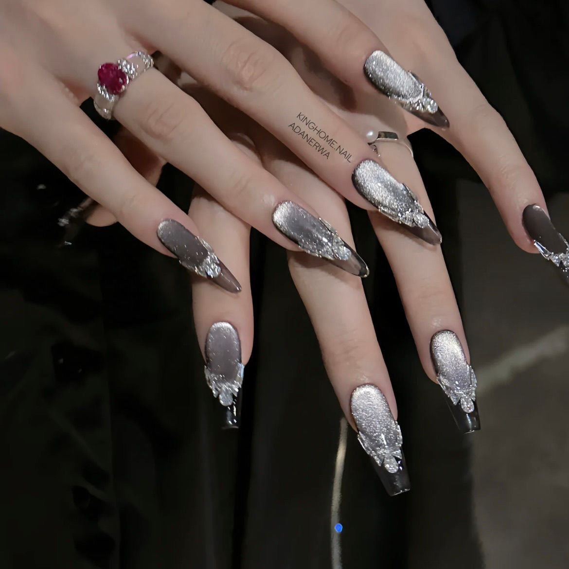 C+ Series Black Gem – Sparkling Cat-Eye Press-On Nails