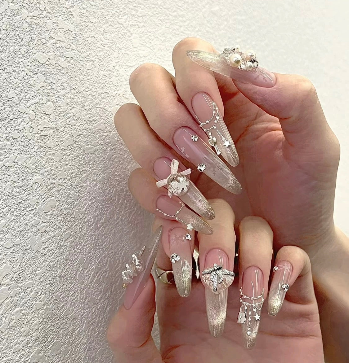 Christmas Fairy Vibe Cat-eye Sparkling Christmas Tree Press-on Nails