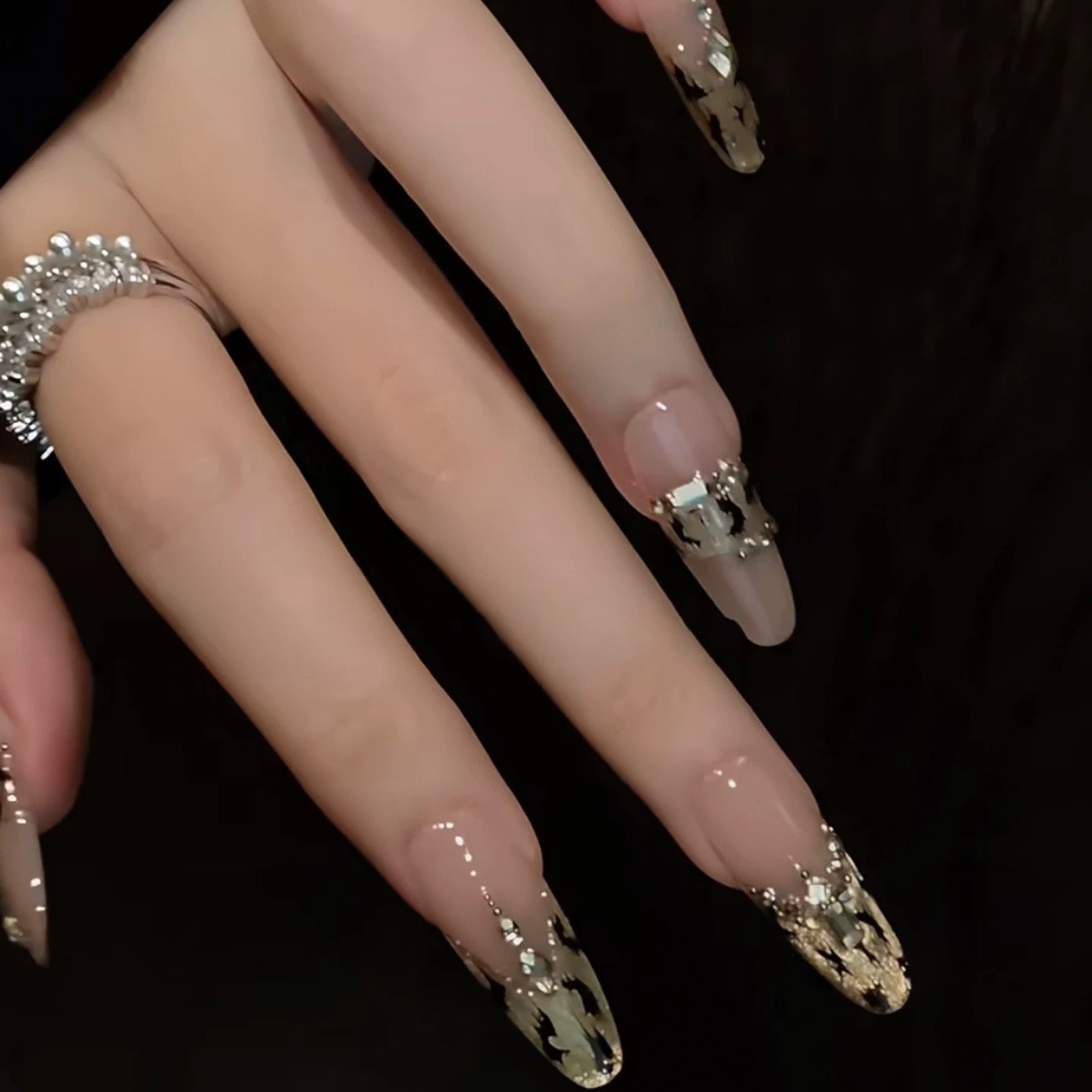 Chen Designer- Champagne Leopard Print Glitter Handmade Press-On Nails