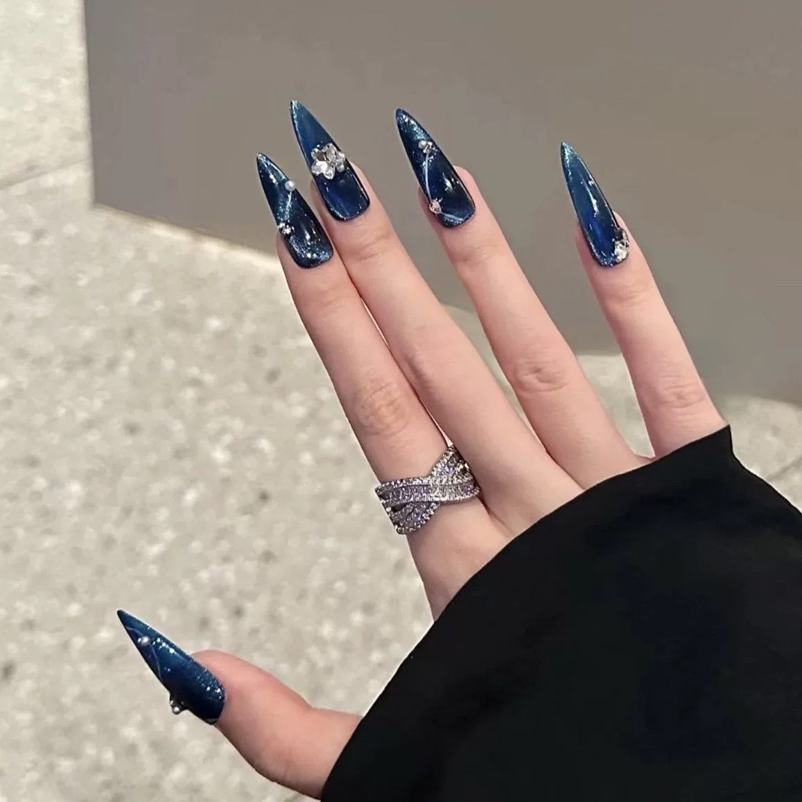 Black Meteorite Premium Gradient Cat Eye Press-On Nails
