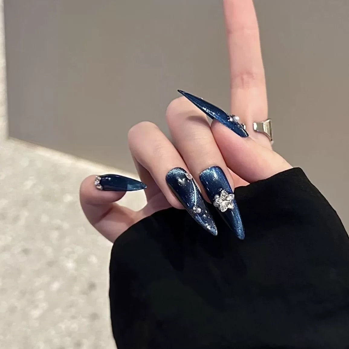 Black Meteorite Premium Gradient Cat Eye Press-On Nails